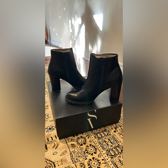 BNIB WOMEN’S SIMPLY VERA BY VERA WANG BLACK HEELED BOOTIES (Size 8) - Picture 5 of 8